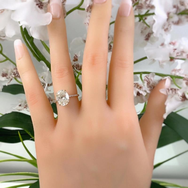 Oval Diamond Engagement Ring set in 18kt Rose Gold - 3