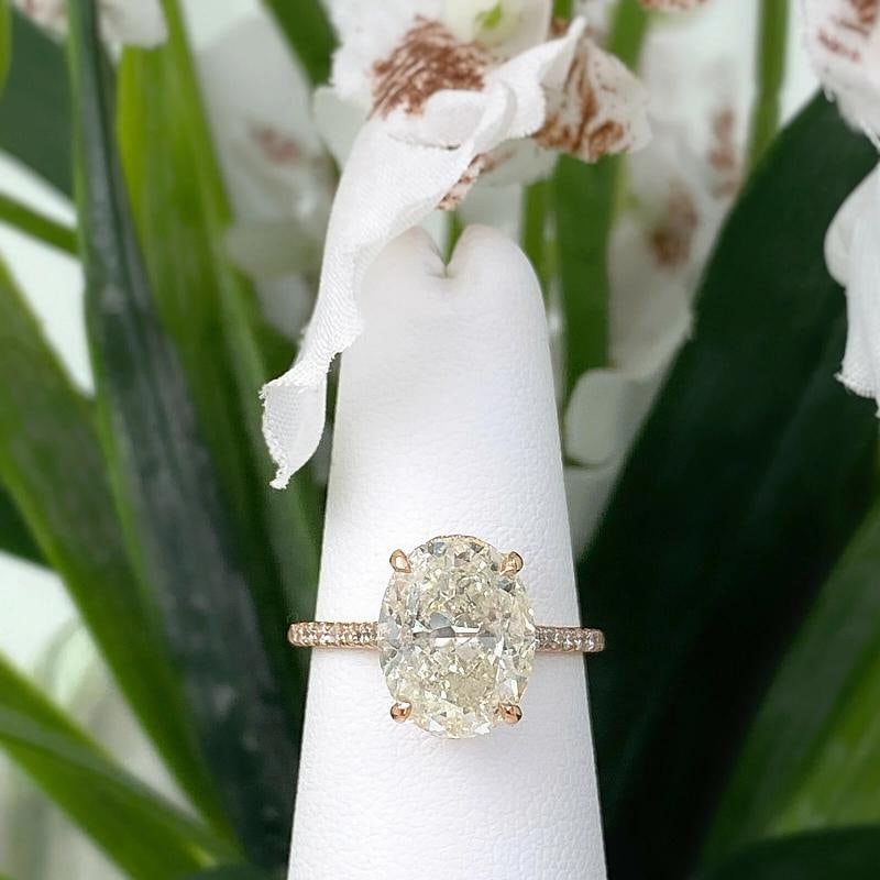 Oval Diamond Engagement Ring set in 18kt Rose Gold - 4