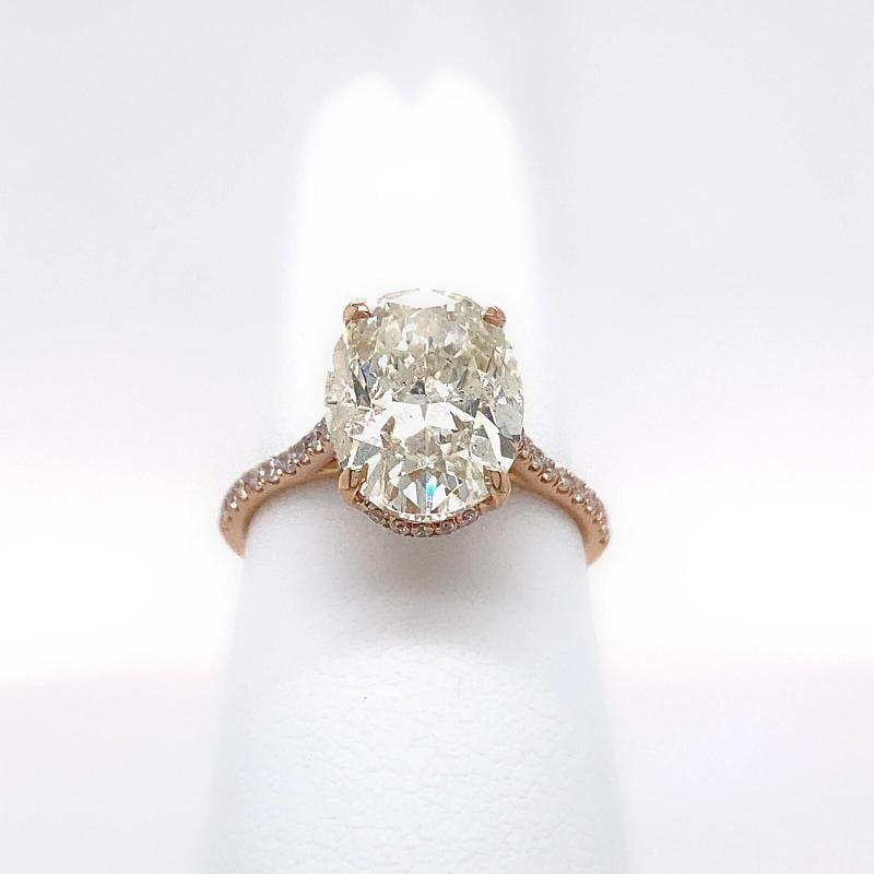 Oval Diamond Engagement Ring set in 18kt Rose Gold - 9