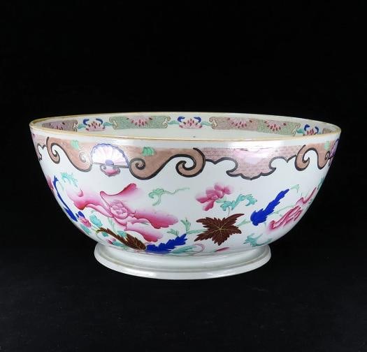 Gorgeous c1800-1850 Chinese Handpainted Floral Porcelain Centerpiece Punch Bowl: Color: Multi-Color,Primary Material: Porcelain & Pottery,Age: 1800-1849,Original/Reproduction: Antique Original,Region of Origin: China,Country of Origin: China Presented is a gorgeous antique Chinese