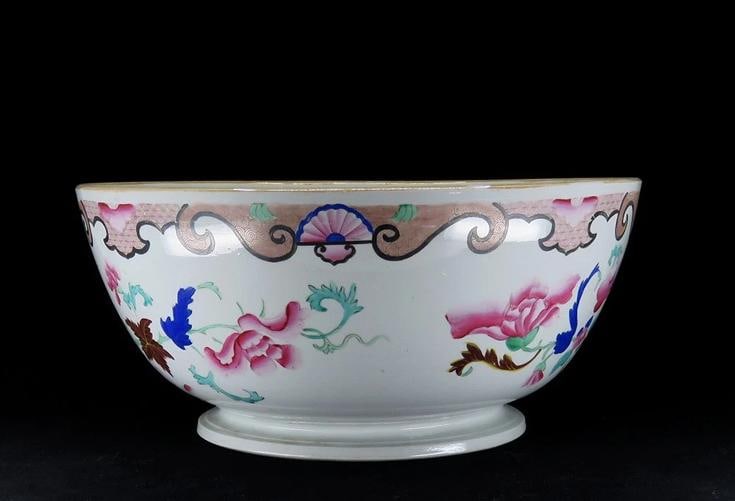 Gorgeous c1800-1850 Chinese Handpainted Floral Porcelain Centerpiece Punch Bowl - 4