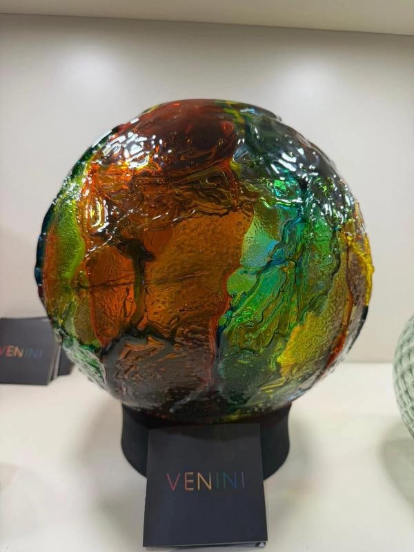 Venini Vase Geacolor Multicolor Murano's Glass H.27 cm D.30cm Ref. 792.00: Material: Murano Glass High: 27 cm - Diameter: 30 cm Weight: 9 Kg New product, sold and shipped in its original packaging with Certificate