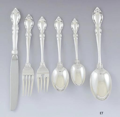 Excellent Lunt 34pc Malvern Flatware Silverware Service Set Crisp No Wear (1 of 6)