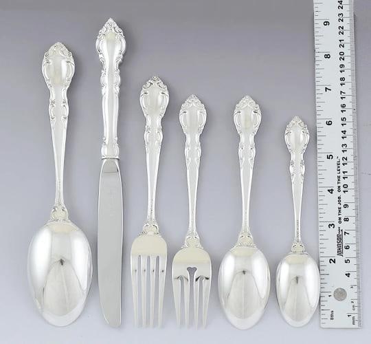 Excellent Lunt 34pc Malvern Flatware Silverware Service Set Crisp No Wear - 2