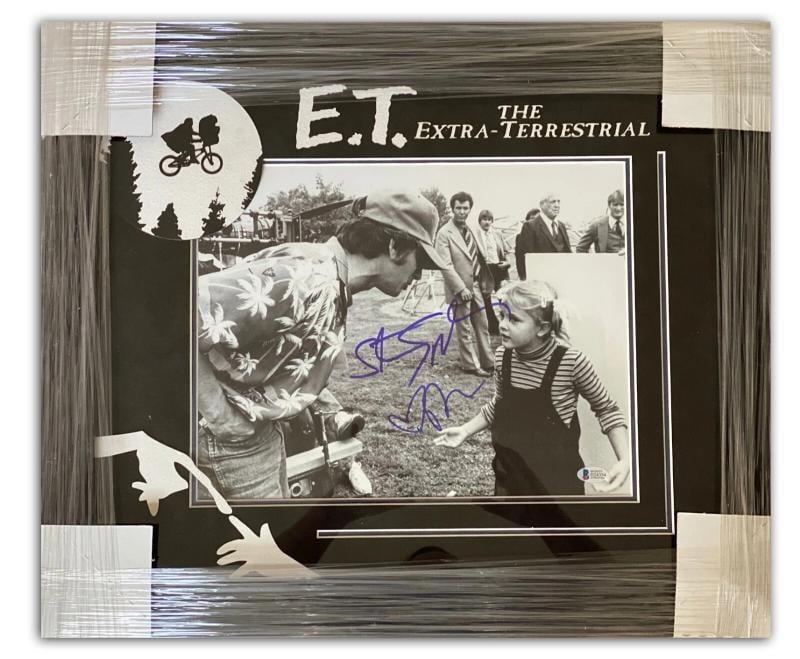 E.T. DREW BARRYMORE STEVEN SPIELBERG AUTOGRAPH 11X14 FRAMED PHOTO SIGNED BECKETT (1 of 2)