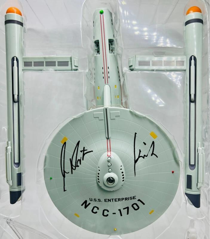 William Shatner Signed Star Trek Starship Enterprise "Kirk" Beckett Witnessed: Industry: Movies,Movie: Star Trek,Signed by: William Shatner,Signed: Yes,Autograph Authentication: Beckett,Original/Reproduction: Original,Country of Origin: United States