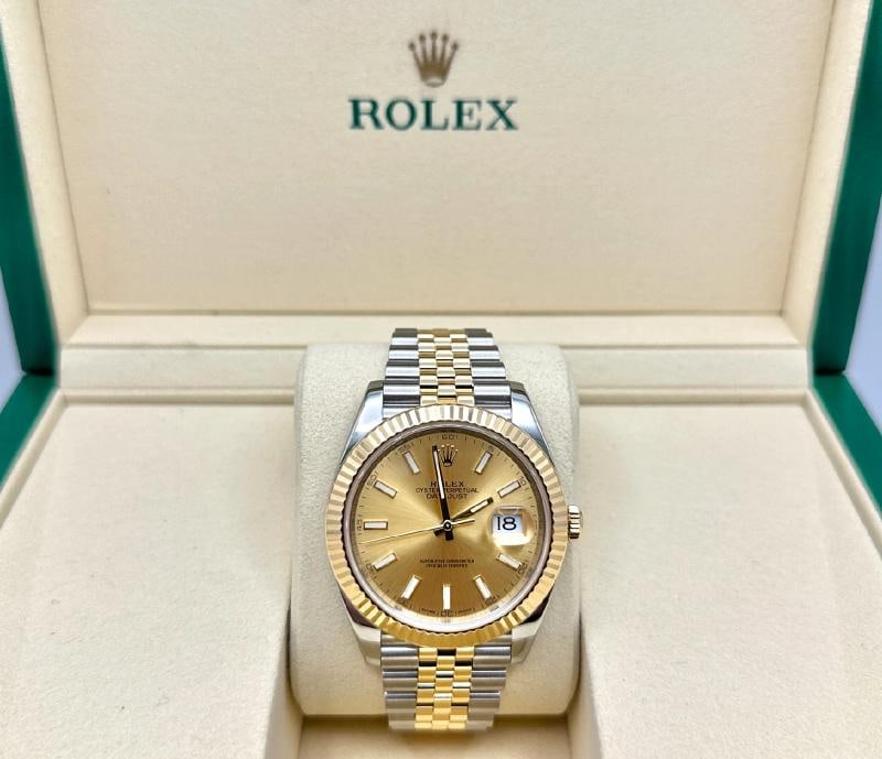 Rolex 126333 Datejust 41 Champagne Dial 18K Yellow Gold Stainless Steel Jubilee: Style Number: 126333 Model: Rolex Datejust 41 Year: 2020 - 2026 Case Material: Stainless Steel Band: 18K Yellow Gold & Stainless Steel Bezel: 18K Yellow Gold Dial: Champagne Crystal: Sapphire Case Siz