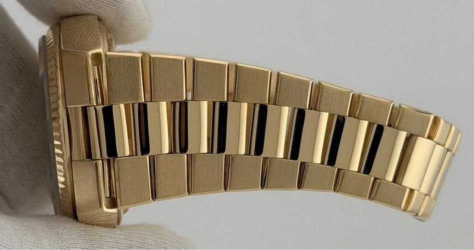 Rolex Day Date Oysterquartz 19018 Factory String Diamond Dial 18K Yellow Gold - 16