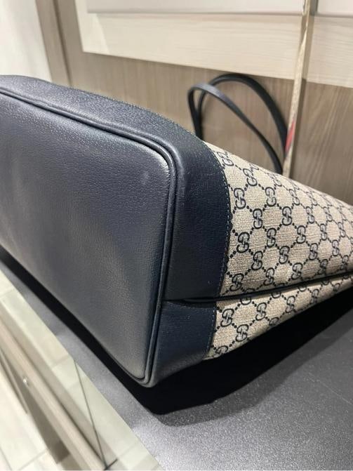Gucci Navy GG Supreme Tote with Red/Navy Web & Matching Wristlet - 12