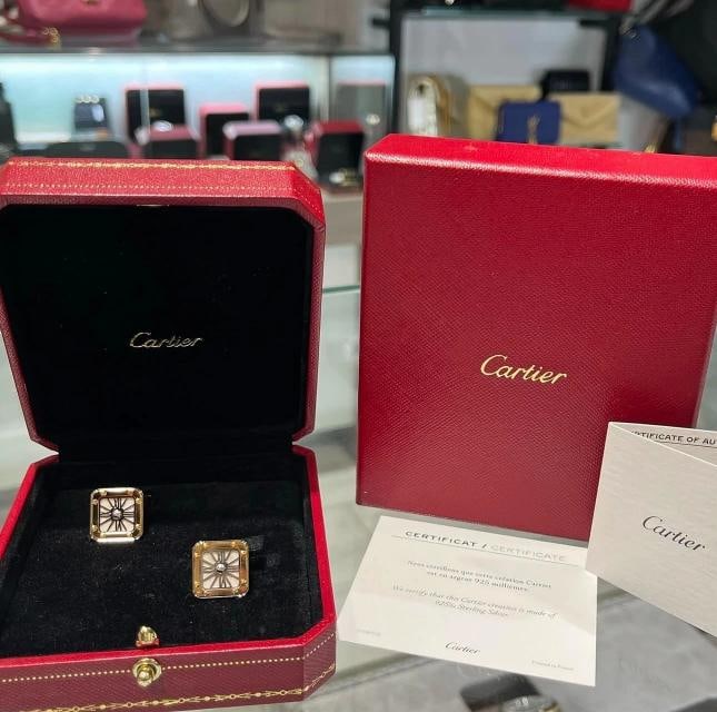 Pre-owned Santos de Cartier Cufflinks: Condition: Pre-owned - Good,Brand: Cartier,Type: Cufflinks,Department: Men,Country of Origin: France