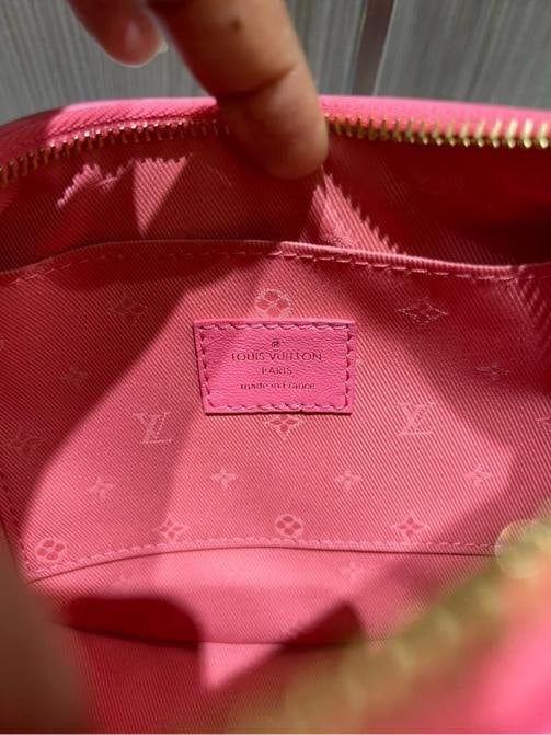 Louis Vuitton Bubblegram Over The Moon Shoulder Bag in Dragon Fruit - 10
