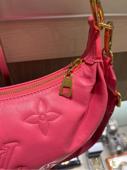 Louis Vuitton Bubblegram Over The Moon Shoulder Bag in Dragon Fruit - 7