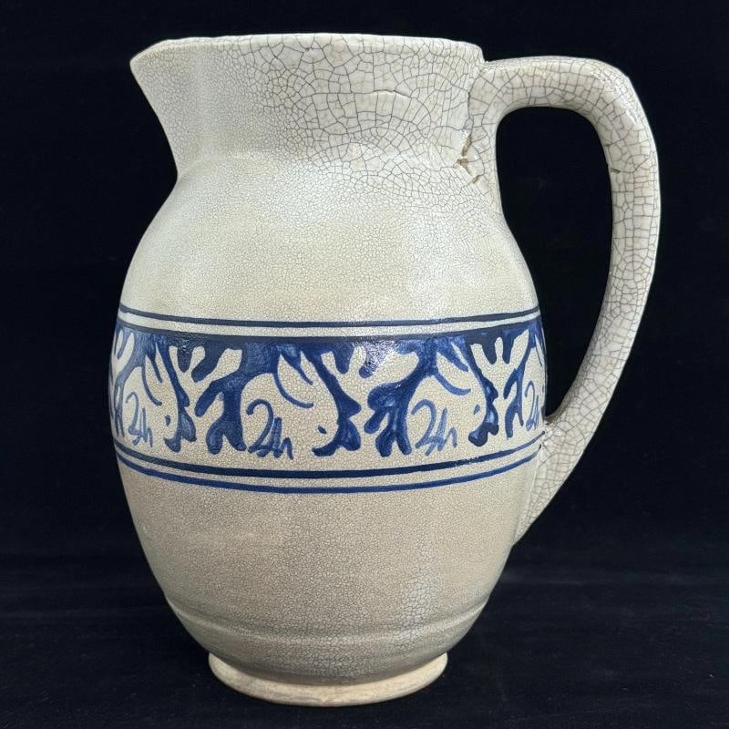 Early 1900s Dedham Pottery Blue Rabbit Large 72fl oz Water Pitcher 8.75" (1 of 8)
