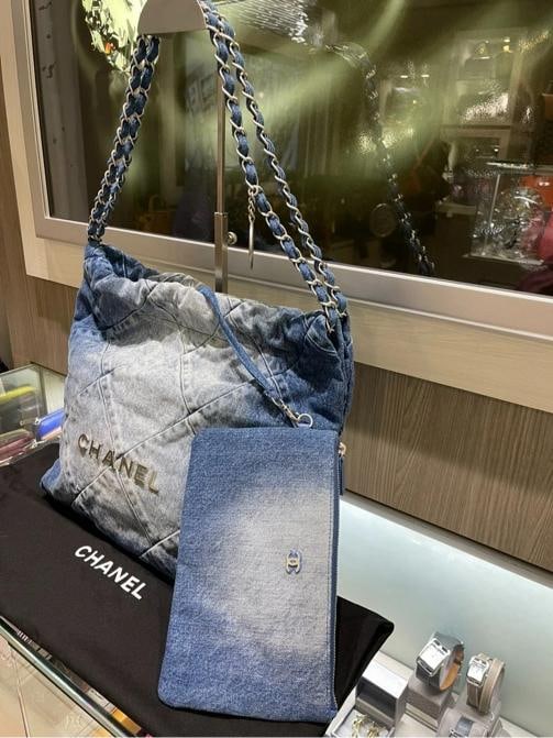 Chanel Denim Quilted Small Chanel 22 in Blue Denim (2023) - 4