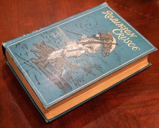 1880 Robinson Crusoe by Daniel Defoe Fine Binding Illustrated Color Plates Rare - 4
