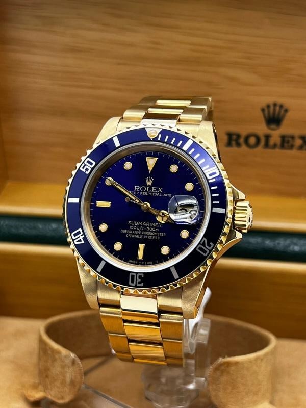 Vintage Rolex Submariner 16808 NICE PATINA Blue Dial 18K Yellow Gold Box - 2