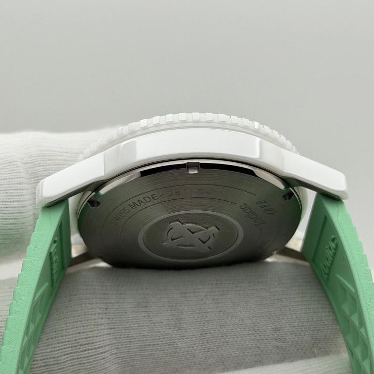 Zodiac Super Sea Wolf ZO9592 41mm Green Dial White Ceramic Box Booklet - 7