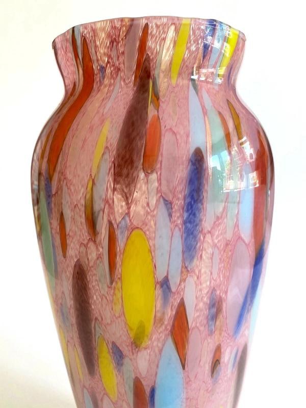 VTG 1980'S POST MODERN ABSTRACT HAND BLOWN ART GLASS MULTICOLOR TALL FLOWER VASE - 4