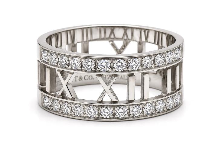 Tiffany & Co. Atlas Collection Band Ring 18k White Gold Diamonds 0.60 TCW Size 8: Style: Band Metal: 18k White Gold Size: 8 Measurements: 10 mm width Main Diamond: 26 Round Brilliant Diamonds ~ 0.60 TCW. Condition: Pre-owned - Good,Number of Diamonds: 26,Main Stone Creation: