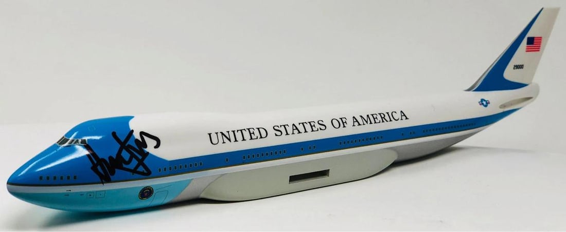 Harrison Ford Air Force One Autographed Model Plane BAS Beckett Witnessed: Industry: Movies,Player: Harrison Ford,Autographed: True,Categories: Movie Miscellaneous Memorabilia,Object Type: Model Airplane,Original/Reproduction: Original,Team: Air Force One,Country of Origin: