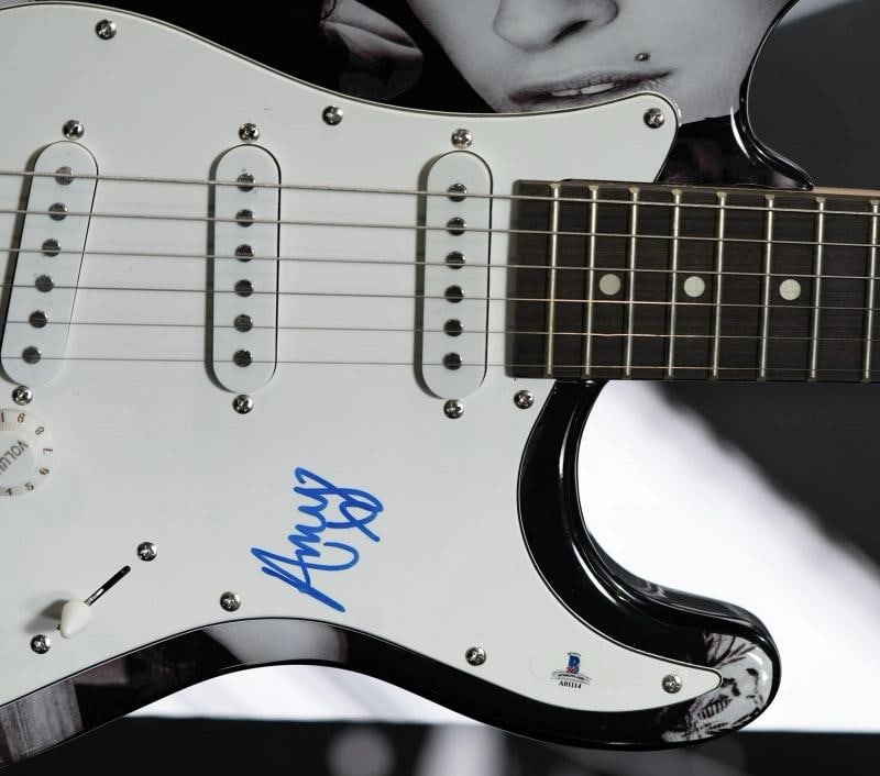Amy Winehouse Signed Custom Guitar (BECKETT & JSA LOA) - 3