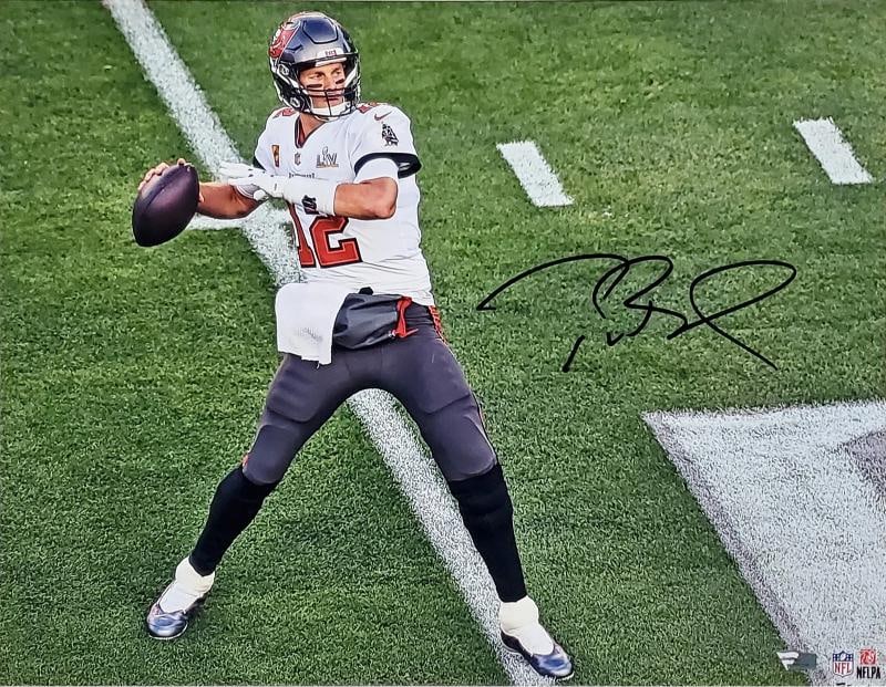 Tom Brady Signed Framed 16x20 Photo Buccaneers Super Bowl LV Fanatics Holo - 2
