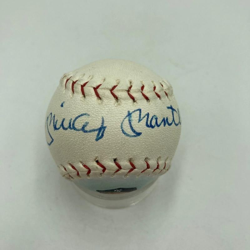 Rare Mickey Mantle Signed Art Mini American League Baseball JSA COA: Sport: Baseball,Player: Mickey Mantle,Signed: Yes,Autograph Authentication: James Spence Authentication (JSA),Original/Reprint: Original,Product: Ball,Team: New York Yankees,Country of Origin: United