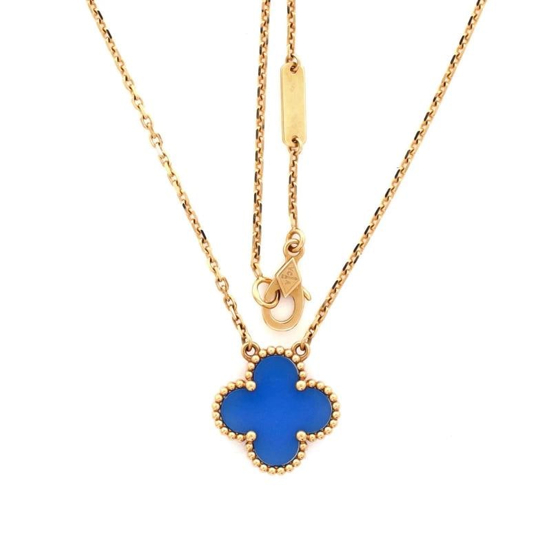 Van Cleef & Arpels Vintage Alhambra Pendant Necklace 18K Yellow Gold and Agate - 3