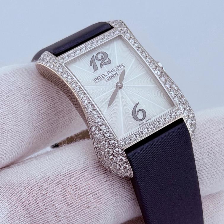 Patek Philippe Gondolo 4972G-001 MOP Diamonds 18k White Gold Box 2025 Service: Condition: Pre-owned - Excellent,Year Manufactured: 2025,Movement: Quartz,Reference Number: 4972G-001, 4972G,Band/Strap: Two-Piece Strap,Brand: Patek Philippe,Case Color: Silver,Department: Women,Type