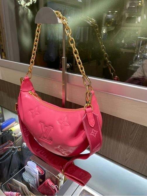 Louis Vuitton Bubblegram Over The Moon Shoulder Bag in Dragon Fruit - 3