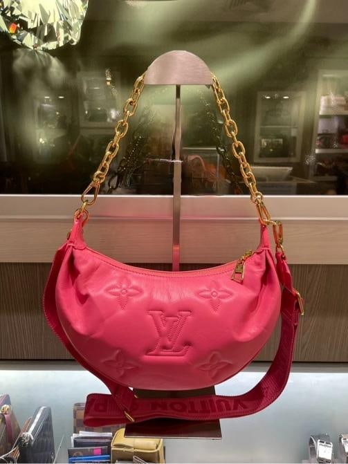 Louis Vuitton Bubblegram Over The Moon Shoulder Bag in Dragon Fruit - 4