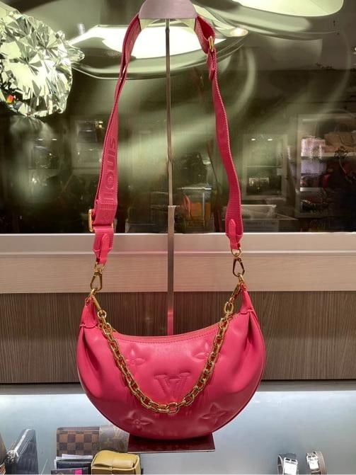 Louis Vuitton Bubblegram Over The Moon Shoulder Bag in Dragon Fruit - 5