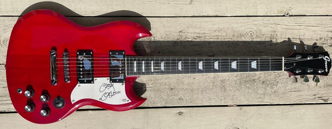 PSA/DNA Black Sabbath Ozzy Osbourne Signed Autograph Auto Electric SG Guitar: Industry: Music,Signed: Yes,Autograph Authentication: Professional Sports (PSA/DNA),Object Type: Guitar & Guitar Pick,Original/Reproduction: Original,Country of Origin: United States