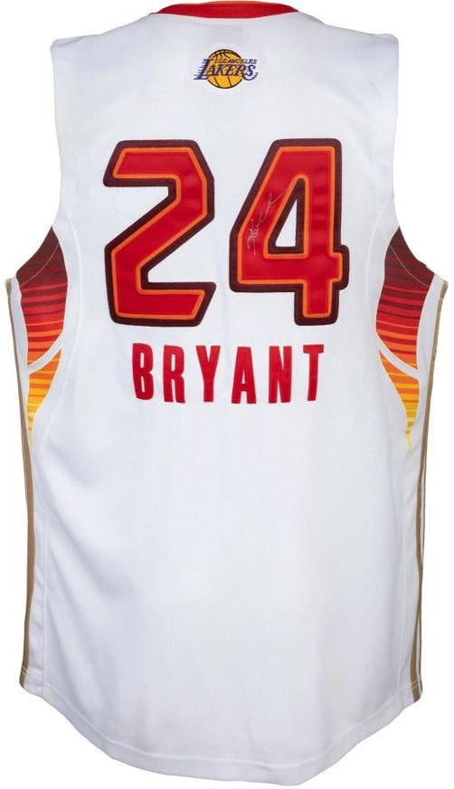 Kobe Bryant Signed 2009 All Star Game Adidas Jersey PSA DNA & Beckett COA: Sport: Basketball,Player: Kobe Bryant,Signed: Yes,Autograph Authentication: Professional Sports Authenticator (PSA),Original/Reprint: Original,Product: Jersey,Team: Los Angeles Lakers