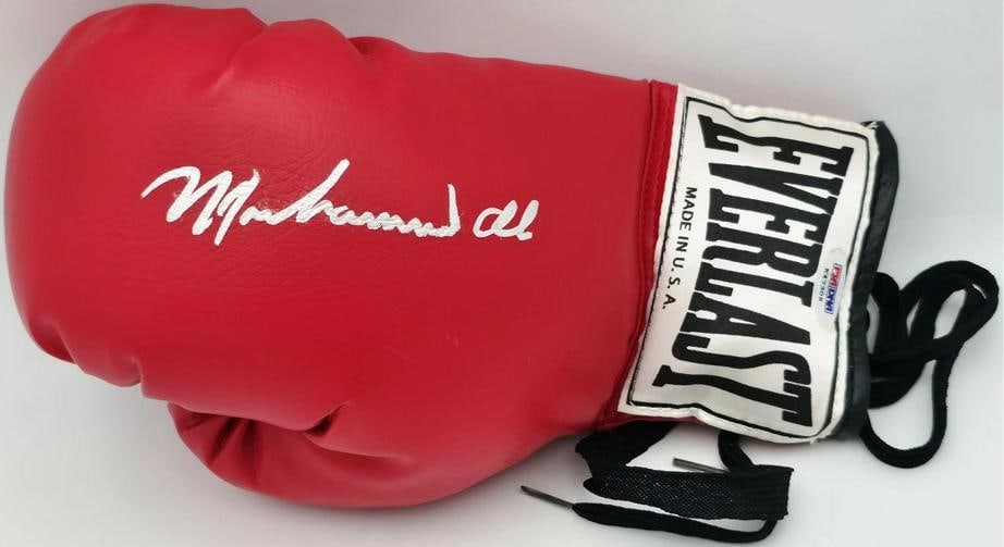 Muhammad Ali Autographed Red Everlast Boxing Glove RH PSA/DNA (1 of 5)