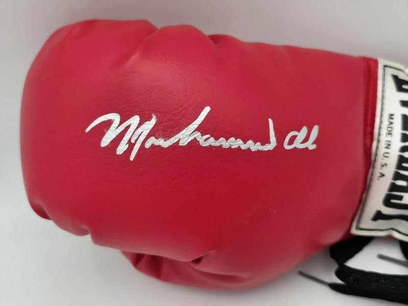 Muhammad Ali Autographed Red Everlast Boxing Glove RH PSA/DNA - 2