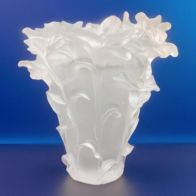 Nancy Daum Style Iris Vase Heavy Clear Crystal Xl Vase H8Ã¢â‚¬Â? Uniq: Condition: Used: An item that has been used previously. The item may have some signs of cosmetic wear, but is fully operational and functions as intended. This item may be a floor model or store