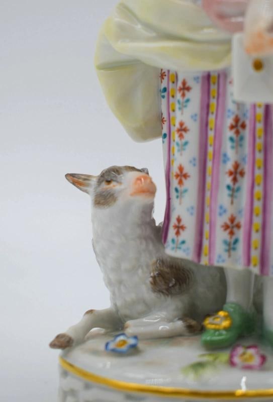 Meissen 19th Century Figure of a Woman with Bird Cage - 3