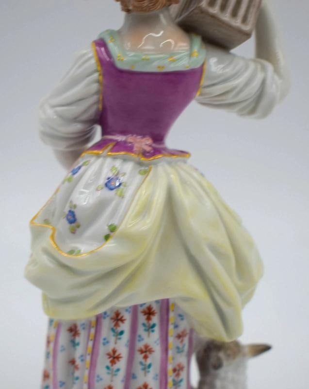 Meissen 19th Century Figure of a Woman with Bird Cage - 7