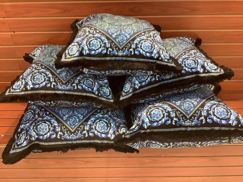 Set Of 3 Custom Made Atelier Versace 18Ã¢â‚¬Â18Ã¢: Condition: Pre-owned: An item that has been used or worn previously. See the sellerÃ¢â‚¬â„¢s listing for full details and description of any imperfections.