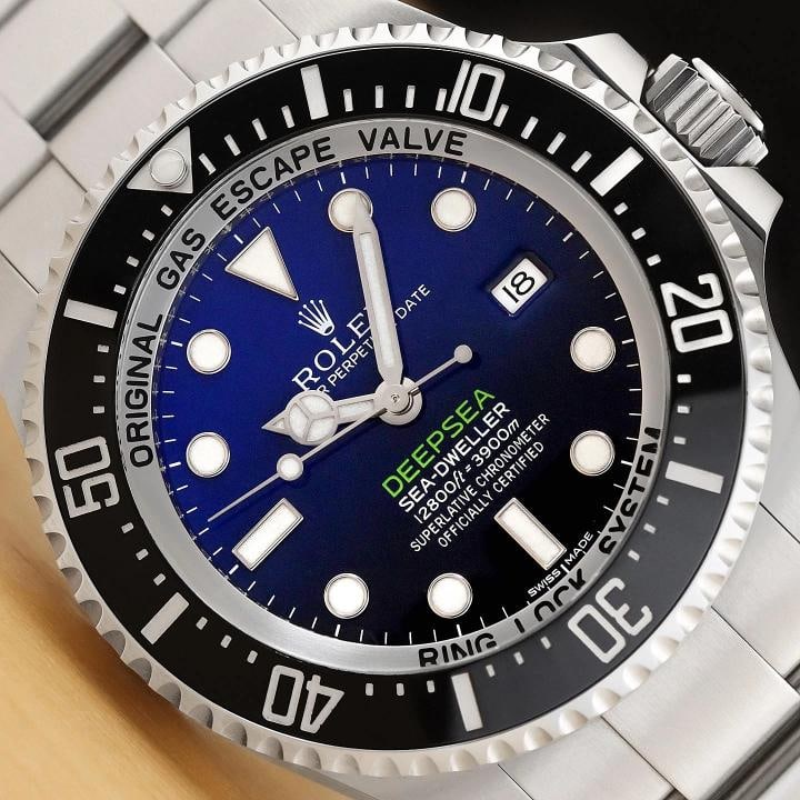 2017 CARD ROLEX 116660 SEA-DWELLER DEEPSEA D-BLUE JAMES CAMERON STEEL WATCH: This is an authentic Rolex 116660 Sea-Dweller DeepSea "James Cameron" blue black dial 44mm watch with rotatable ceramic bezel, stainless steel oyster bracelet, and Rolex warranty card.