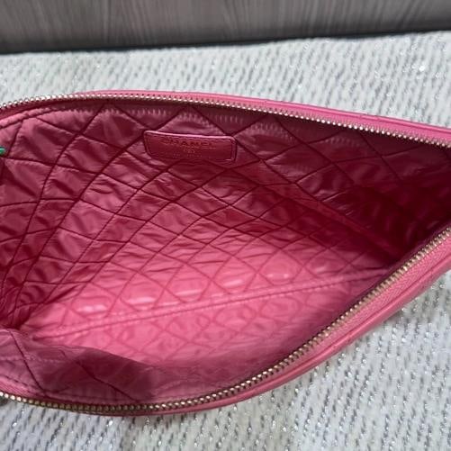Chanel Lambskin Quilted Medium Casino Beauty CC Cosmetic Pouch in Fuchsia (2016) - 13