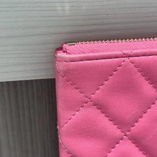 Chanel Lambskin Quilted Medium Casino Beauty CC Cosmetic Pouch in Fuchsia (2016) - 6