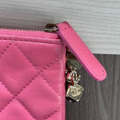 Chanel Lambskin Quilted Medium Casino Beauty CC Cosmetic Pouch in Fuchsia (2016) - 7