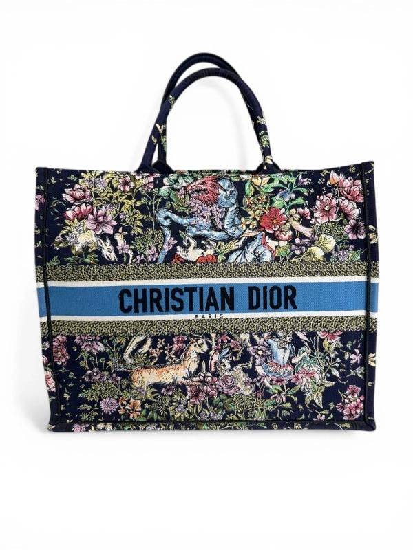 CHRISTIAN DIOR D Constellation Embroidery Book Tote Large Navy Blue: Condition: Pre-owned - Excellent,Bag Width: 16.5,Shape: Square,Handle/Strap Color: Blue,Occasion: Tote,Size: Large,Handle Drop: 6.25,Bag Depth: 7.25,Fabric Type: Canvas,Accents: Embroidered,Vintage: