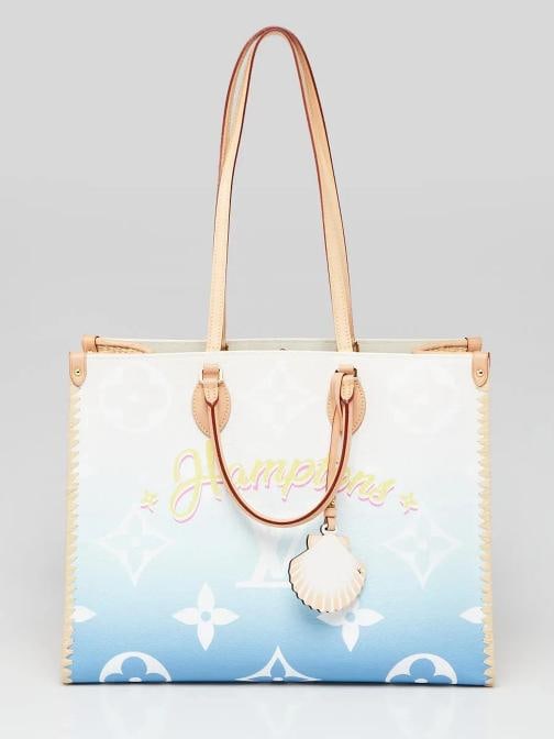 Louis Vuitton Blue Monogram Giant Canvas Hamptons By the Pool Onthego GM Tote...: Condition: Pre-owned - Good,Brand: Louis Vuitton,Exterior Material: Coated Canvas,Style: Everyday Bags,Totes,Exterior Color: Blue,Department: Women,Country of Origin: FranceDescriptionThe Louis
