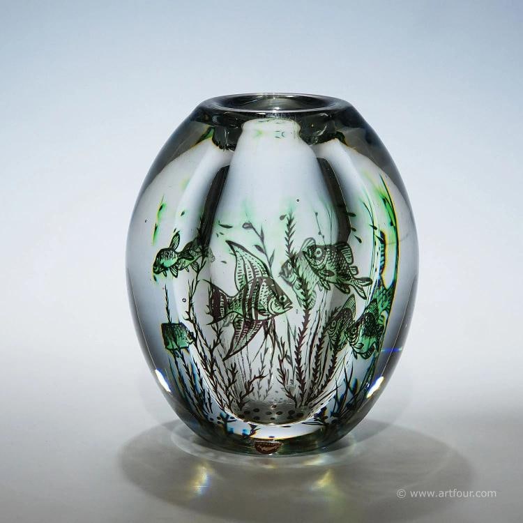 Vintage Fish Graal Vase by Edward Hald for Orrefors, Sweden 1947: Condition: Used,Brand: ArtGlass,Type: Vase A vintage vase of the Graal series designed by Edward Hald for Orrefors Sweden in 1938. Clear and green glass decorated with underwater flora and fishes,