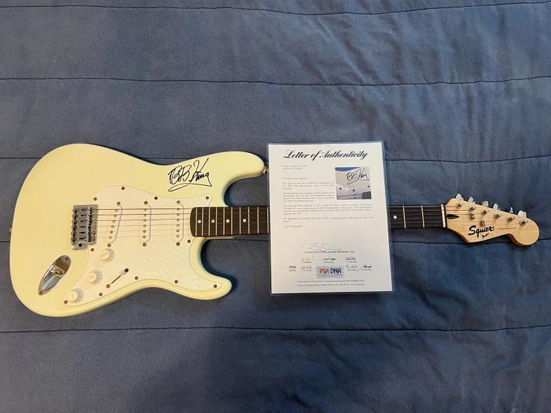 BB King Signed Fender Squier Stratocaster Electric Guitar (PSA LOA) - 2