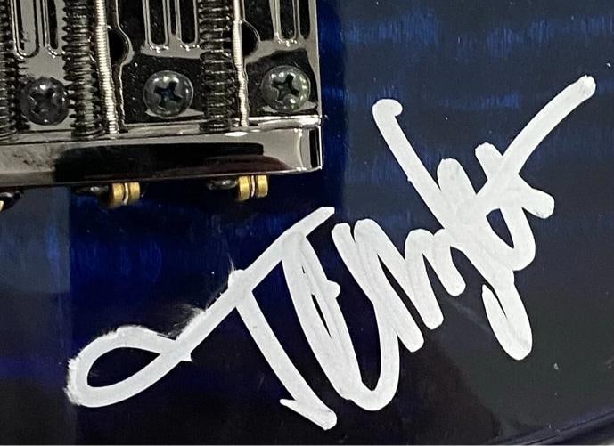 MOTLEY CRUE: Tommy Lee, Mick Mars, Vince Neil and Nikki Sixx Signed Bass Guitar (PSA) - 3
