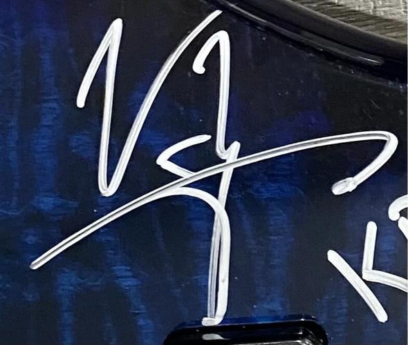 MOTLEY CRUE: Tommy Lee, Mick Mars, Vince Neil and Nikki Sixx Signed Bass Guitar (PSA) - 4